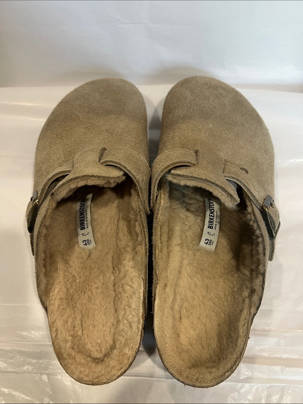 Birkenstock Men’s Beige Suede Shearling Boston Clogs